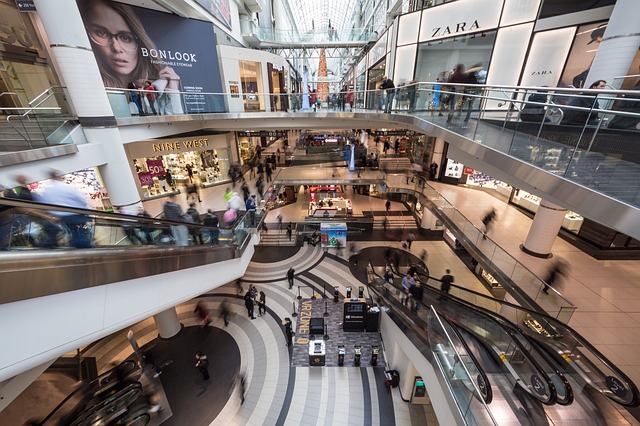 PULIZIE COMMERCIALI